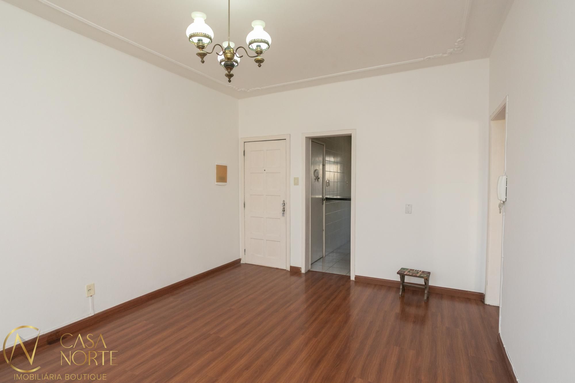 Apartamento à venda com 2 quartos, 74m², Rua João Guimarães no bairro Santa Cecília em Porto Alegre