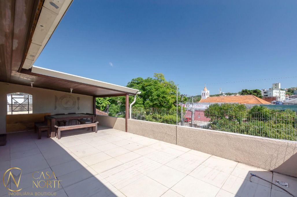 Cobertura à venda com 3 quartos, 143m², 1 vaga, Rua General Gomes Carneiro no bairro Medianeira em Porto Alegre