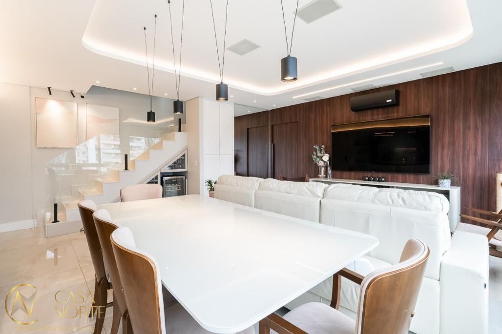 Cobertura à venda com 3 quartos, 165m², 1 suíte, 3 vagas, Rua Mário Leitão no bairro Petrópolis em Porto Alegre