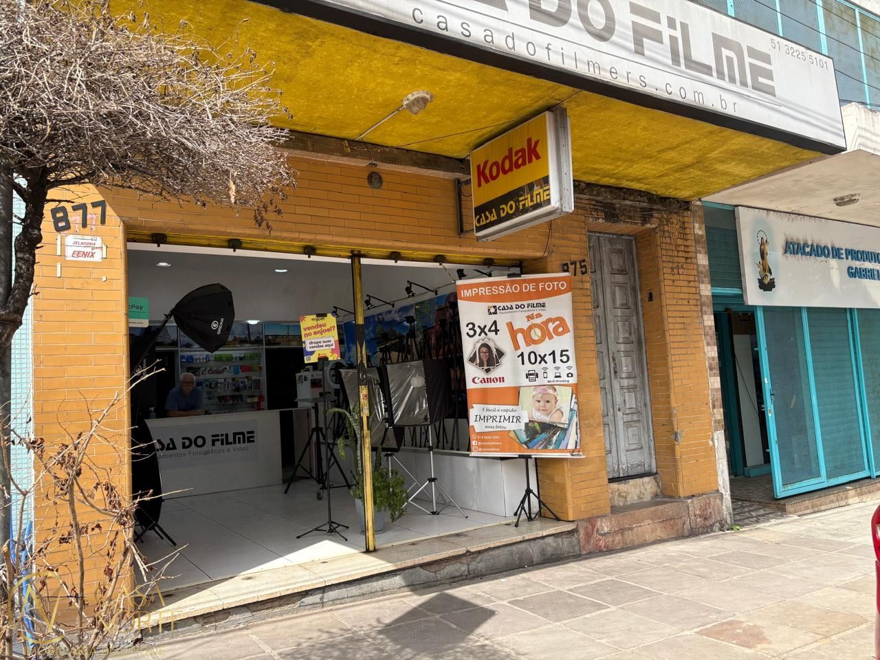 Casa Comercial à venda com -2 quarto, 480m², Avenida Alberto Bins no bairro Centro Histórico em Porto Alegre