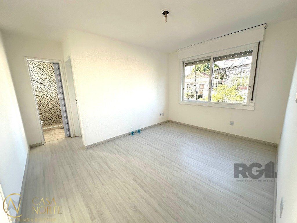 Apartamento à venda com 1 quarto, 39m², Rua São Salvador no bairro Santa Maria Goretti em Porto Alegre