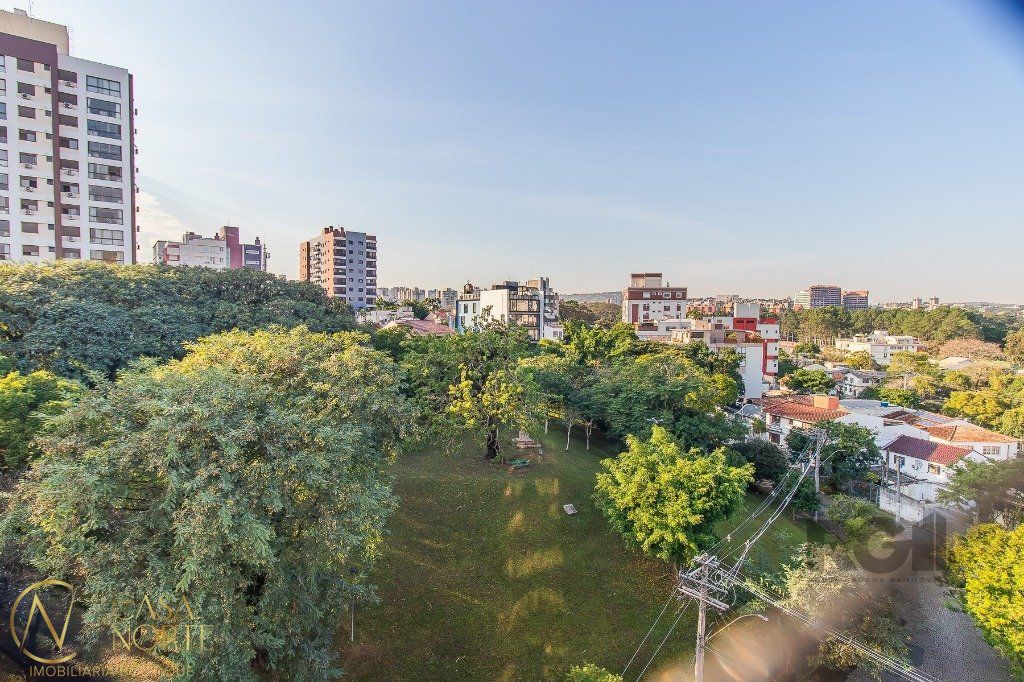 Apartamento à venda com 2 quartos, 91m², 1 suíte, Rua Geraldo Souza Moreira no bairro Passo da Areia em Porto Alegre