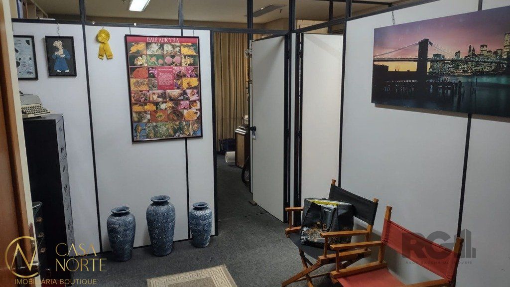 Sala Comercial à venda , 77m², 1 vaga, Avenida Getúlio Vargas no bairro Menino Deus em Porto Alegre