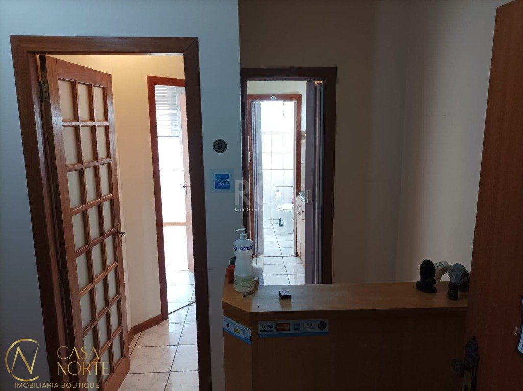 Sala Comercial à venda com 1 quarto, 27m², Rua Doutor Flores no bairro Centro Histórico em Porto Alegre