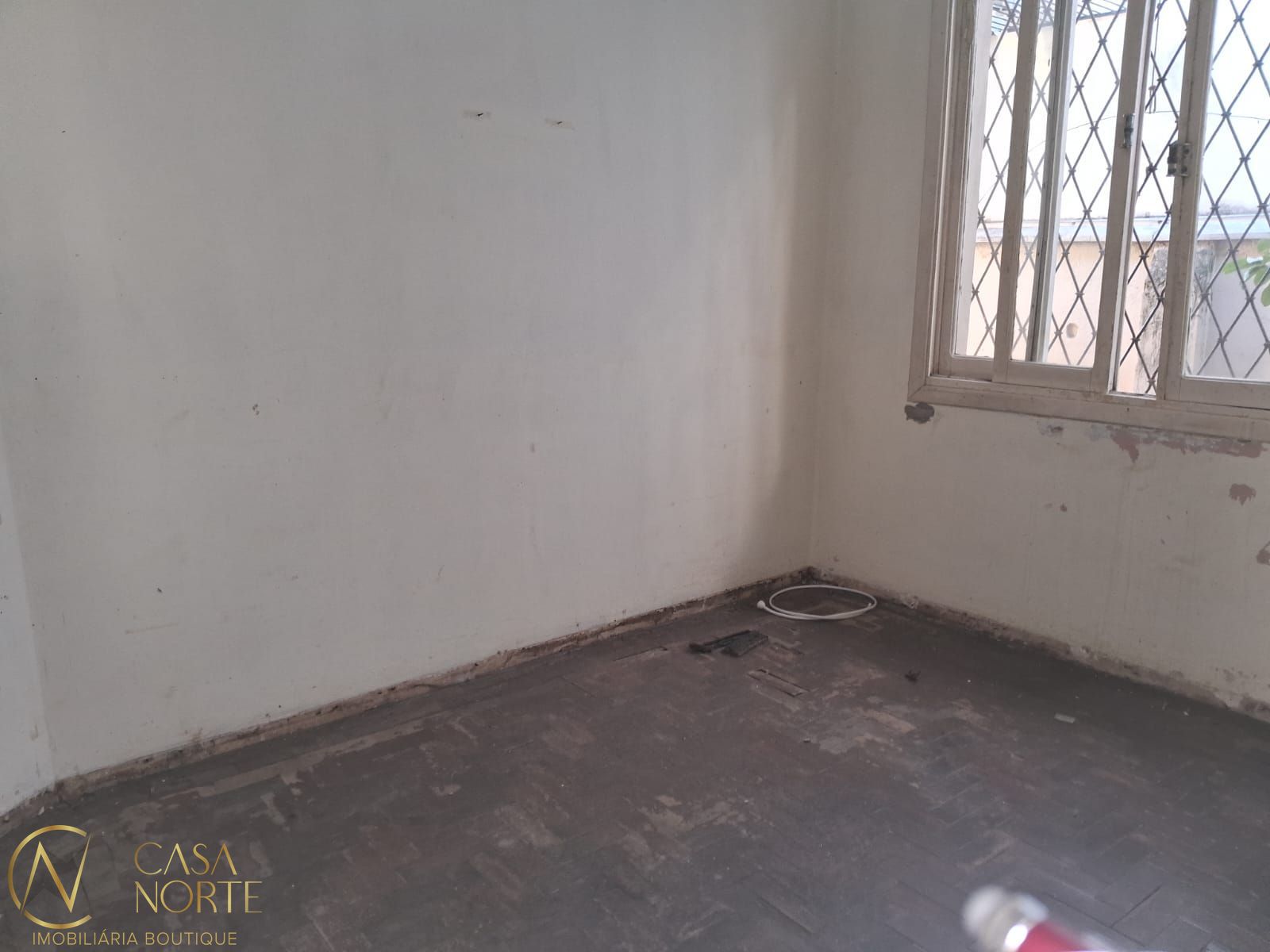 Casa à venda com 2 quartos, 89m², 2 vagas, Rua Botafogo no bairro Menino Deus em Porto Alegre