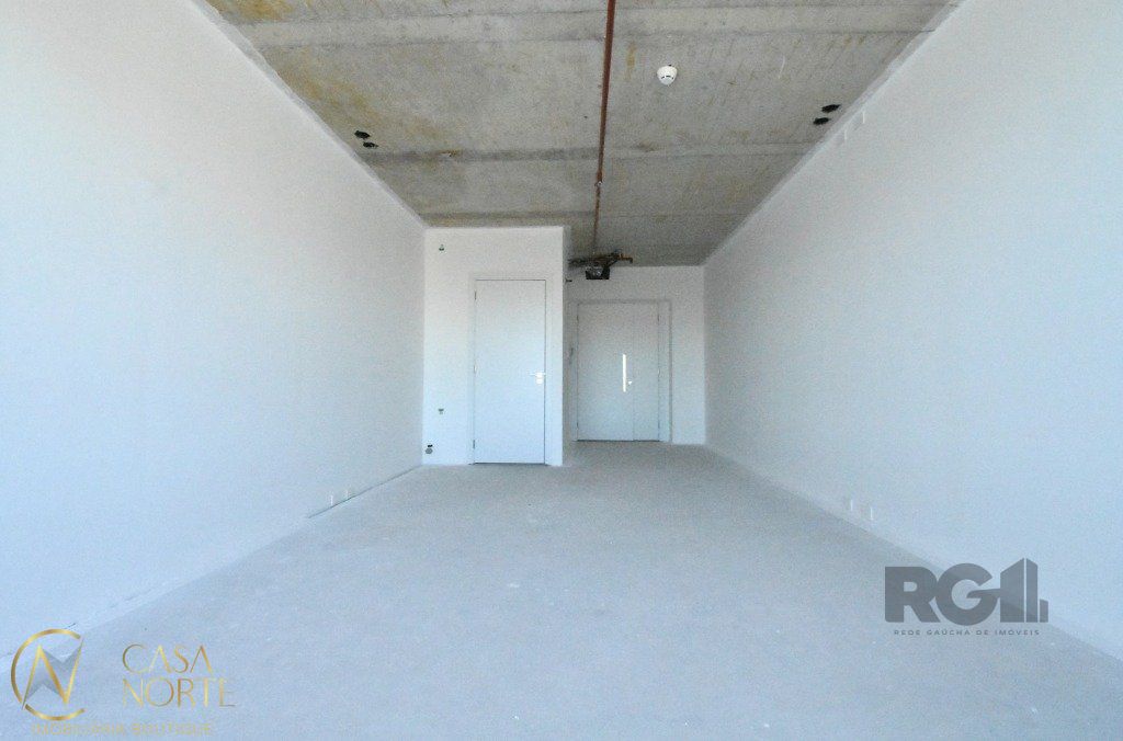 Sala Comercial à venda , 35m², 1 vaga, Avenida Padre Cacique no bairro Praia de Belas em Porto Alegre