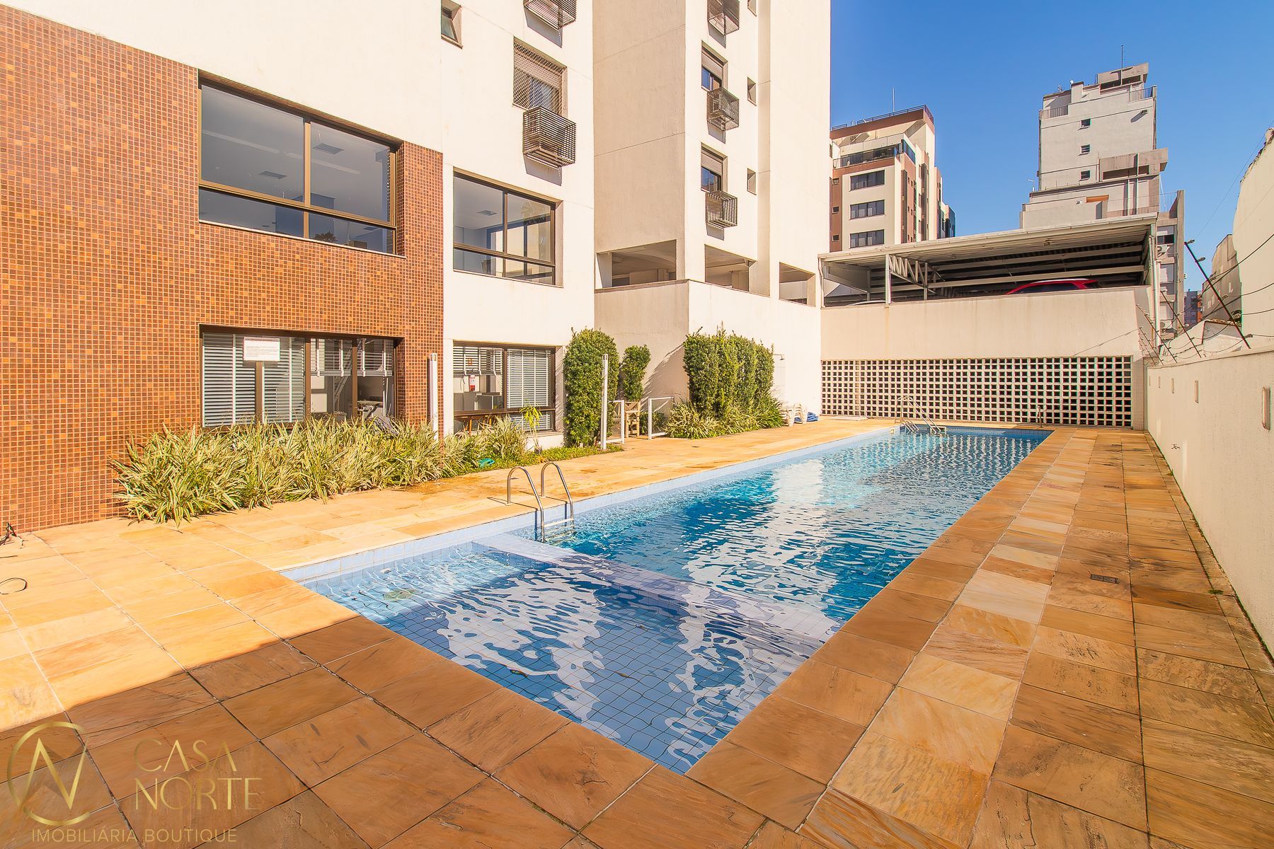 Apartamento à venda com 3 quartos, 86m², 1 suíte, 2 vagas, Rua Gonçalves Dias no bairro Menino Deus em Porto Alegre