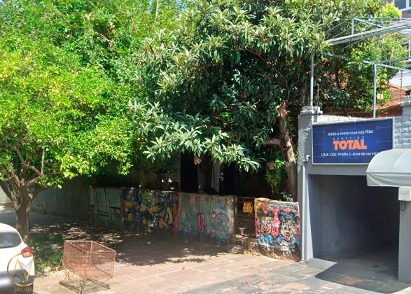 Terreno à venda  com 143m², Rua Felipe Neri no bairro Auxiliadora em Porto Alegre