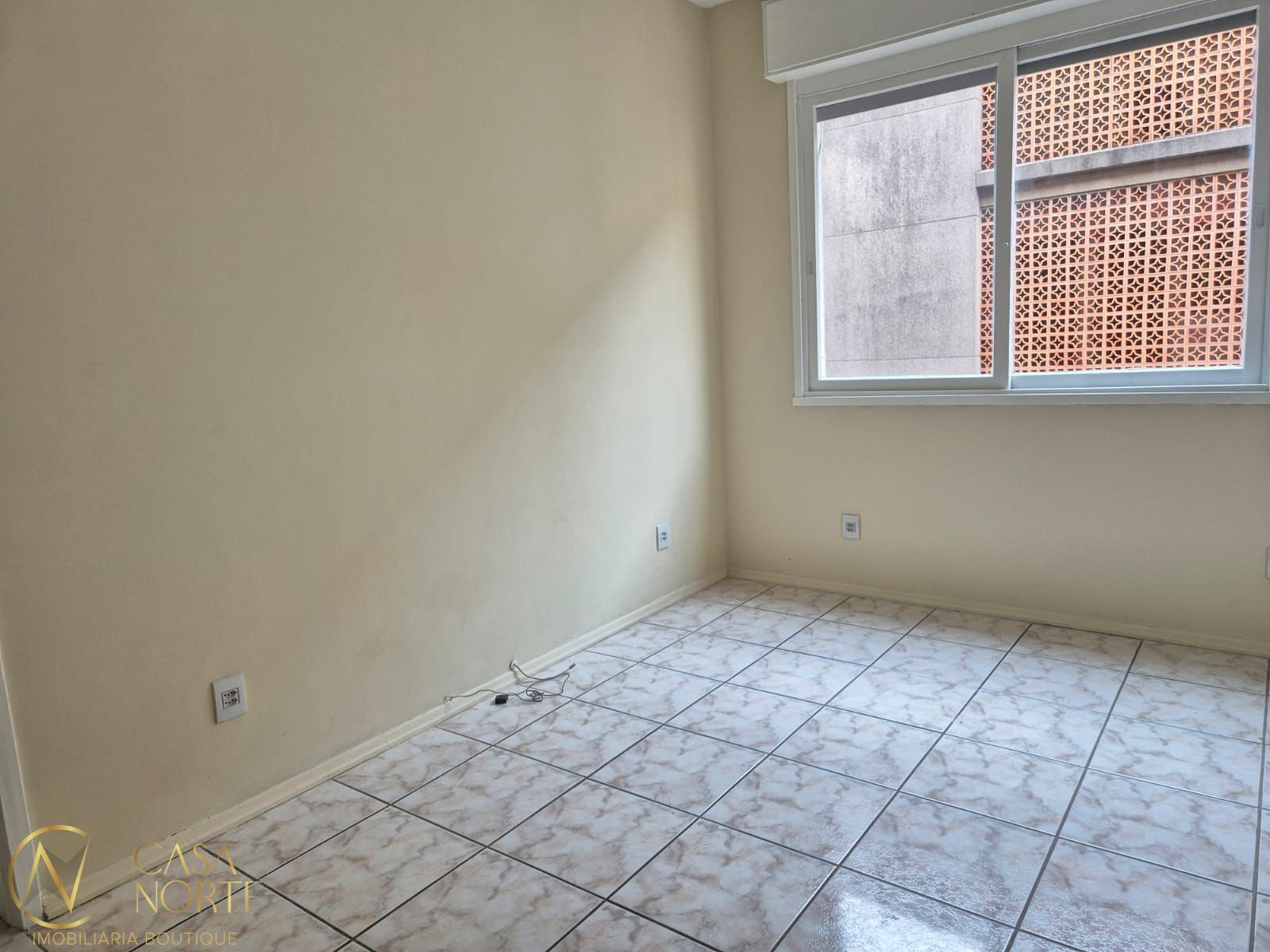 Apartamento à venda com 2 quartos, 55m², Avenida Bento Gonçalves no bairro Partenon em Porto Alegre