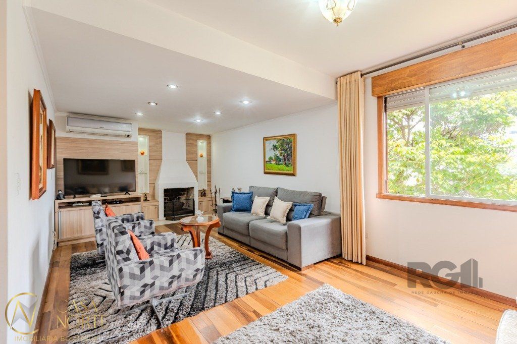 Cobertura à venda com 3 quartos, 278m², 1 suíte, 2 vagas, Avenida Alegrete no bairro Petrópolis em Porto Alegre