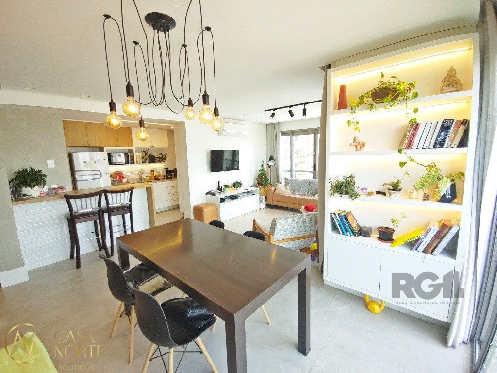 Apartamento à venda com 3 quartos, 106m², 1 suíte, 2 vagas, Rua Saldanha Marinho no bairro Menino Deus em Porto Alegre