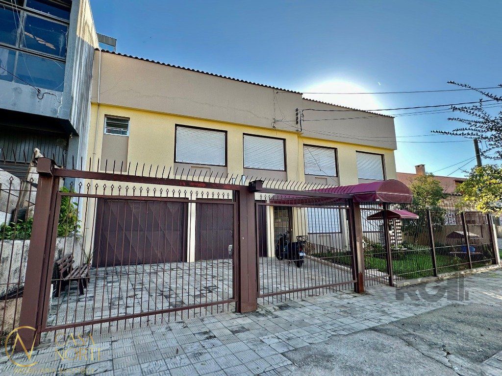 Apartamento à venda com 1 quarto, 39m², Rua São Salvador no bairro Santa Maria Goretti em Porto Alegre