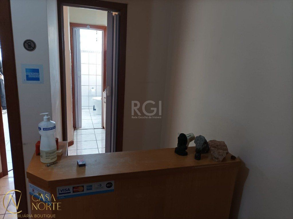 Sala Comercial à venda com 1 quarto, 27m², Rua Doutor Flores no bairro Centro Histórico em Porto Alegre