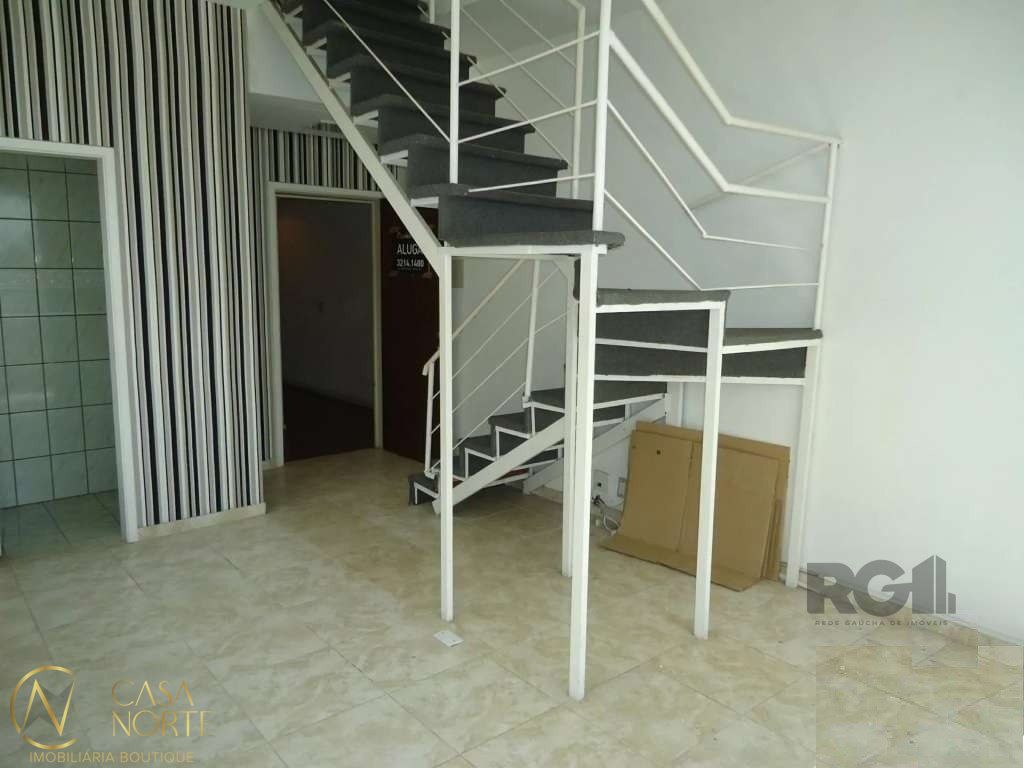 Sala Comercial à venda , 151m², Avenida Cristóvão Colombo no bairro Floresta em Porto Alegre