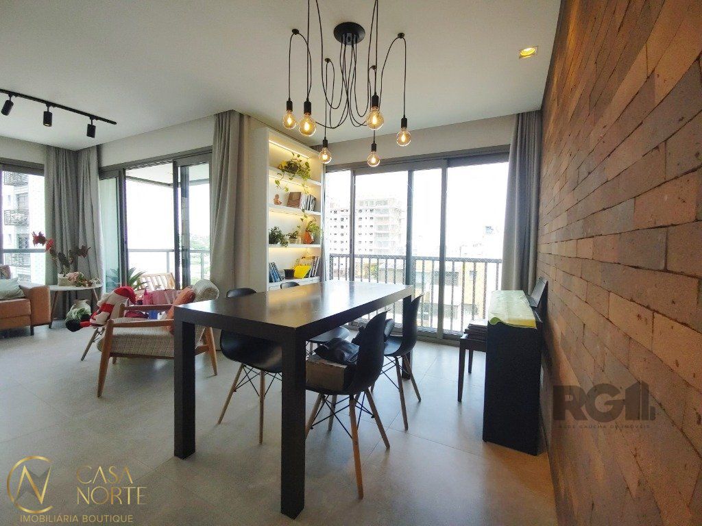 Apartamento à venda com 3 quartos, 106m², 1 suíte, 2 vagas, Rua Saldanha Marinho no bairro Menino Deus em Porto Alegre