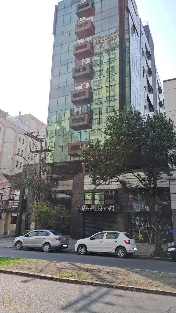 Sala Comercial à venda , 77m², 1 vaga, Avenida Getúlio Vargas no bairro Menino Deus em Porto Alegre