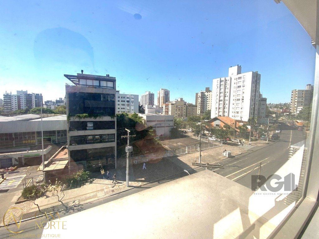Sala Comercial à venda , 30m², 1 vaga, Rua José de Alencar no bairro Menino Deus em Porto Alegre