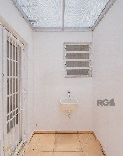 Kitnet à venda com 1 quarto, 22m², Rua Dezessete de Junho no bairro Menino Deus em Porto Alegre