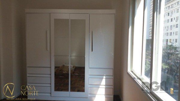 Apartamento à venda com 2 quartos, 83m², Avenida Borges de Medeiros no bairro Centro Histórico em Porto Alegre