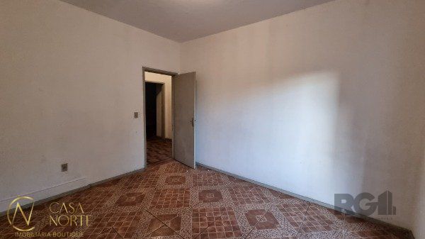 Casa à venda com 3 quartos, 215m², 6 vagas, Rua Conselheiro Brusque no bairro Jardim Itu em Porto Alegre