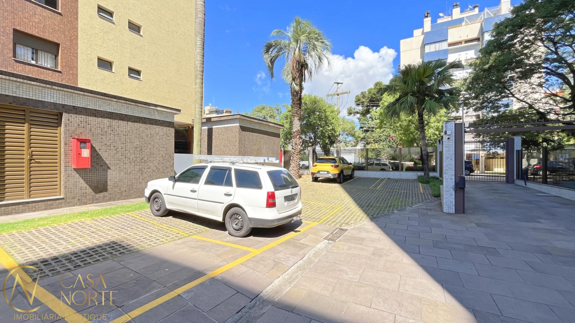 Apartamento à venda com 3 quartos, 145m², 1 suíte, 4 vagas, Rua José Gomes no bairro Tristeza em Porto Alegre