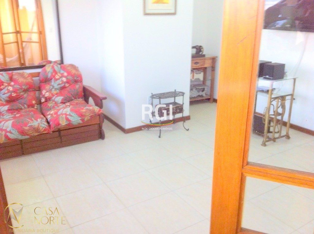Casa de Condomínio à venda com 3 quartos, 240m², 1 suíte, 3 vagas, Rua João Mendes Ouriques no bairro Ipanema em Porto Alegre