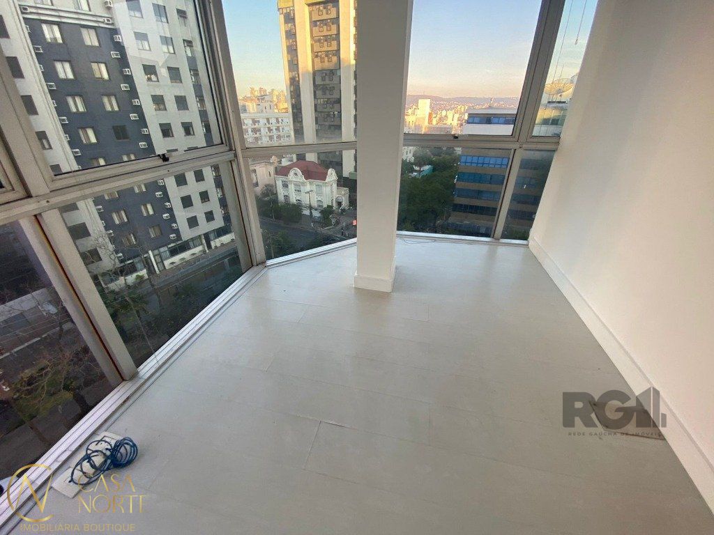 Sala Comercial à venda , 48m², Rua Vinte e Quatro de Outubro no bairro Moinhos de Vento em Porto Alegre