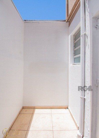 Kitnet à venda com 1 quarto, 22m², Rua Dezessete de Junho no bairro Menino Deus em Porto Alegre
