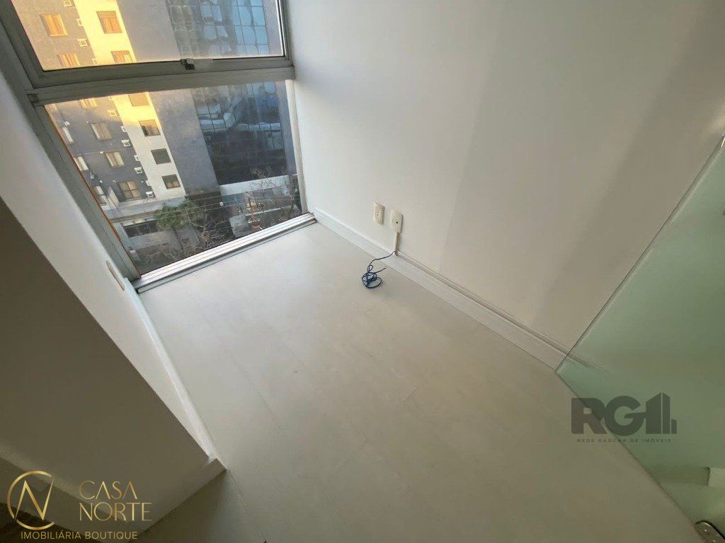 Sala Comercial à venda , 48m², Rua Vinte e Quatro de Outubro no bairro Moinhos de Vento em Porto Alegre