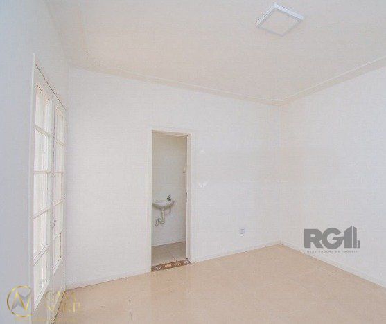 Kitnet à venda com 1 quarto, 22m², Rua Dezessete de Junho no bairro Menino Deus em Porto Alegre