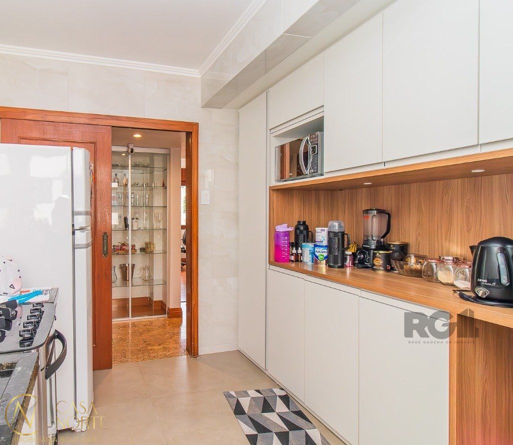 Apartamento à venda com 3 quartos, 103m², 1 vaga, Avenida Getúlio Vargas no bairro Menino Deus em Porto Alegre