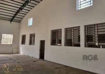 Pavilhão à venda , 320m², 5 vagas, Rua da Graça no bairro Jardim Floresta em Porto Alegre