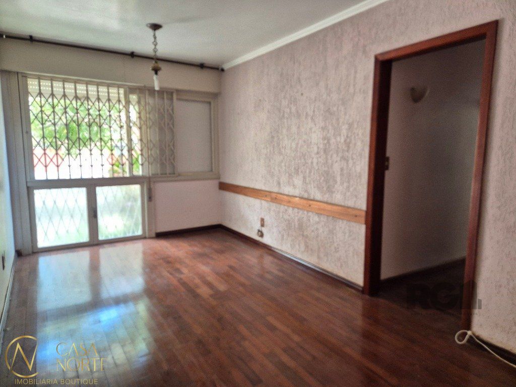 Apartamento à venda com 3 quartos, 84m², 1 suíte, 1 vaga, Rua Peri Machado no bairro Menino Deus em Porto Alegre