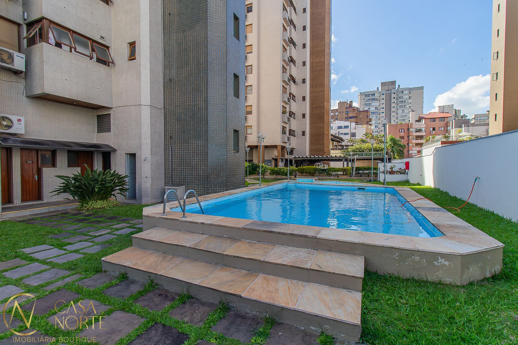 Apartamento à venda com 3 quartos, 155m², 1 suíte, 3 vagas, Carlos Trein Filho no bairro Bela Vista em Porto Alegre