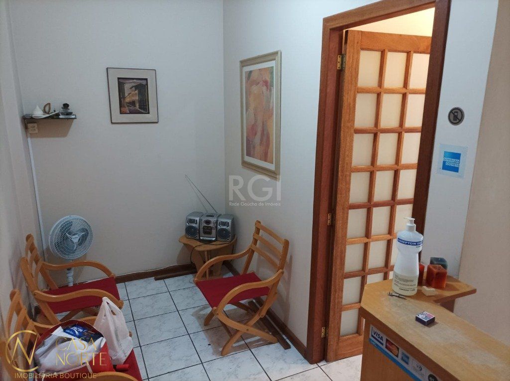 Sala Comercial à venda com 1 quarto, 27m², Rua Doutor Flores no bairro Centro Histórico em Porto Alegre