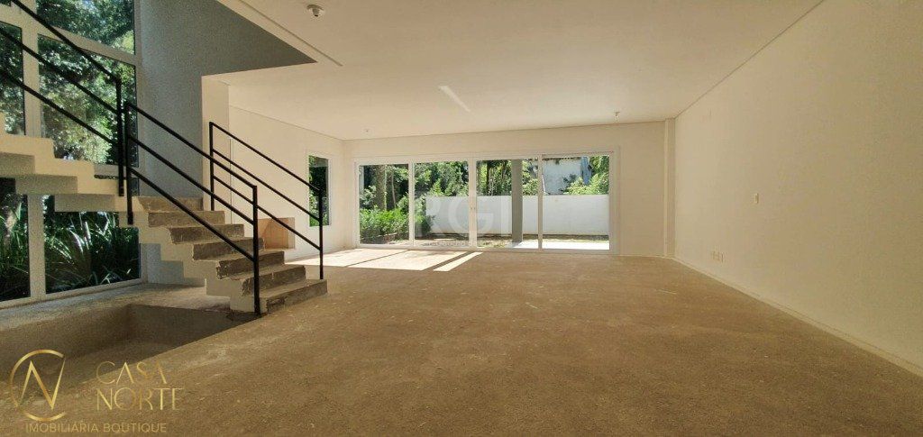 Casa de Condomínio à venda com 3 quartos, 459m², 3 suítes, 3 vagas, Rua Doutor Ney de Castilhos Ferreira no bairro Pedra Redonda em Porto Alegre