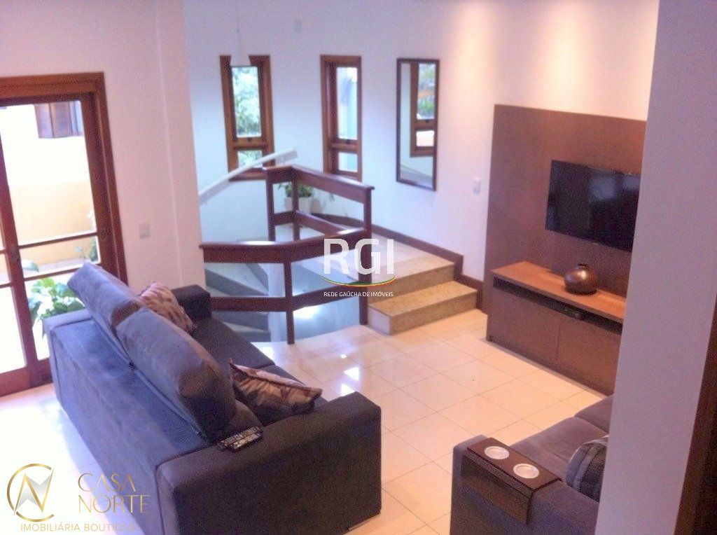 Casa de Condomínio à venda com 3 quartos, 240m², 1 suíte, 3 vagas, Rua João Mendes Ouriques no bairro Ipanema em Porto Alegre