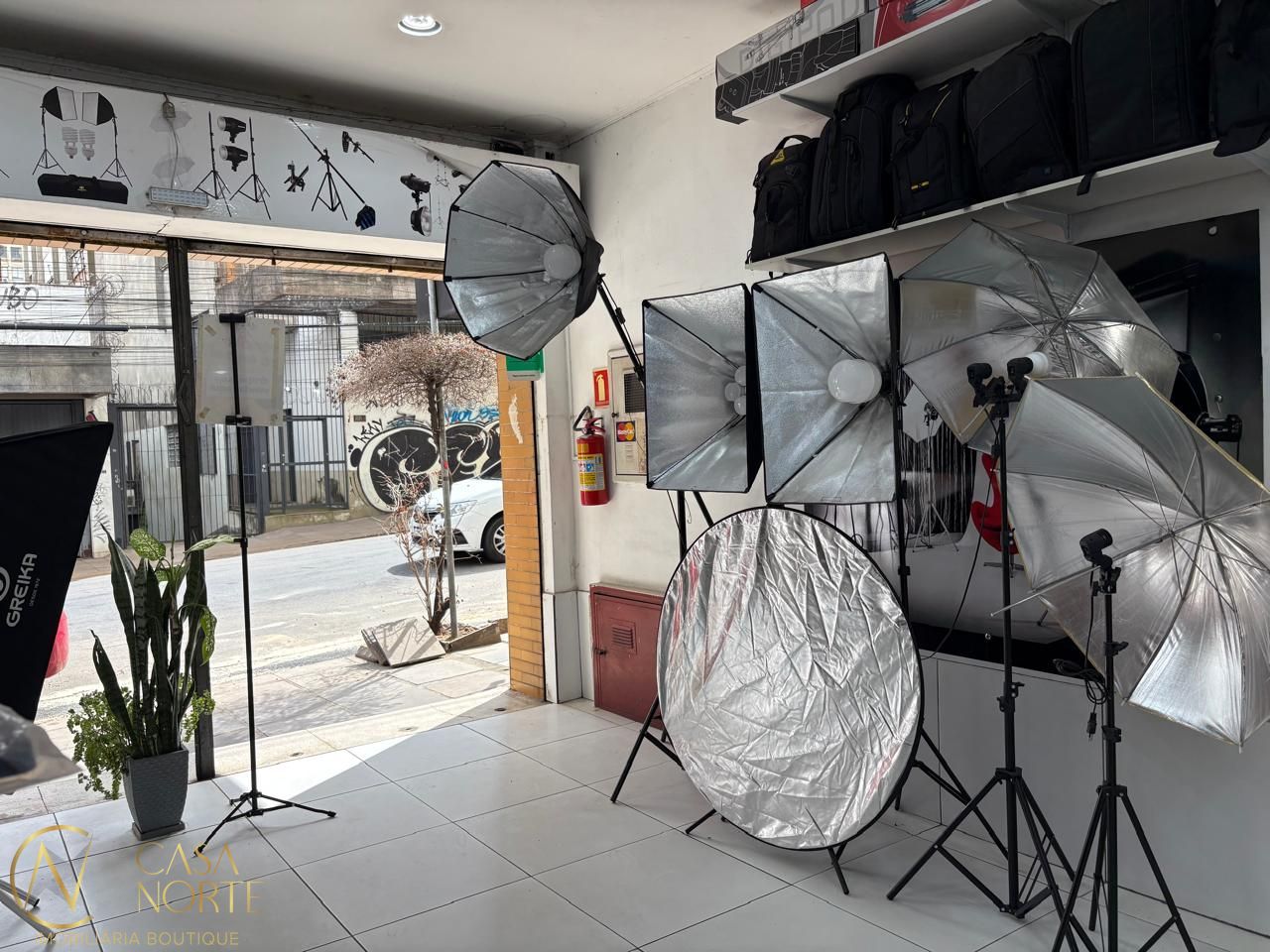 Casa Comercial à venda com -2 quarto, 480m², Avenida Alberto Bins no bairro Centro Histórico em Porto Alegre