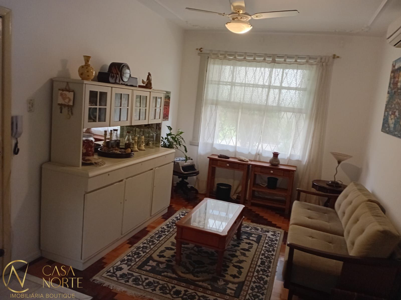 Apartamento à venda com 2 quartos, 76m², Rua Barbedo no bairro Menino Deus em Porto Alegre