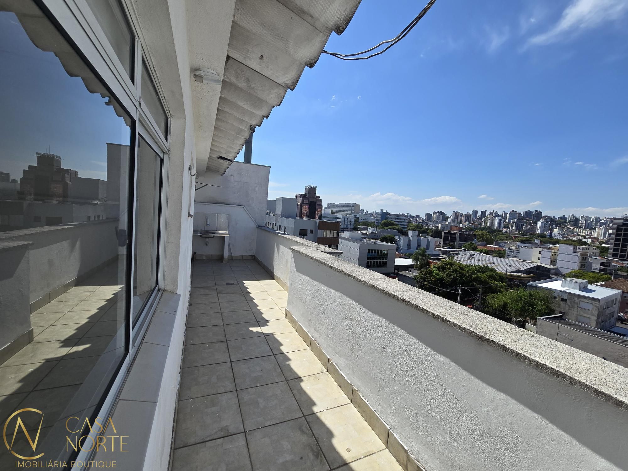Cobertura à venda com 1 quarto, 75m², 1 vaga, Rua Leopoldo Bier no bairro Santana em Porto Alegre