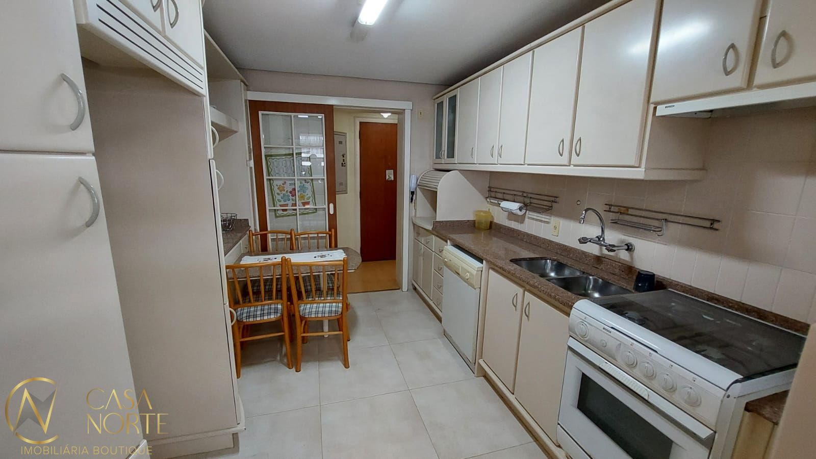 Cobertura à venda com 3 quartos, 165m², 1 suíte, 1 vaga, Coronel Andre Belo no bairro Menino Deus em Porto Alegre