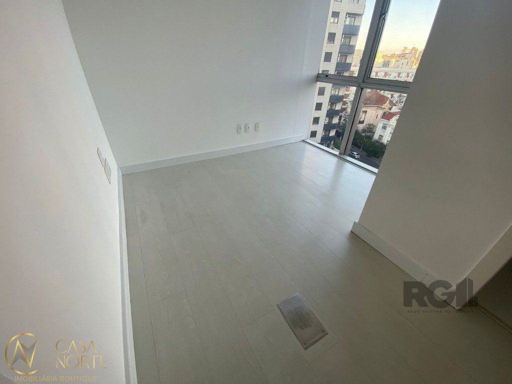 Sala Comercial à venda , 48m², Rua Vinte e Quatro de Outubro no bairro Moinhos de Vento em Porto Alegre