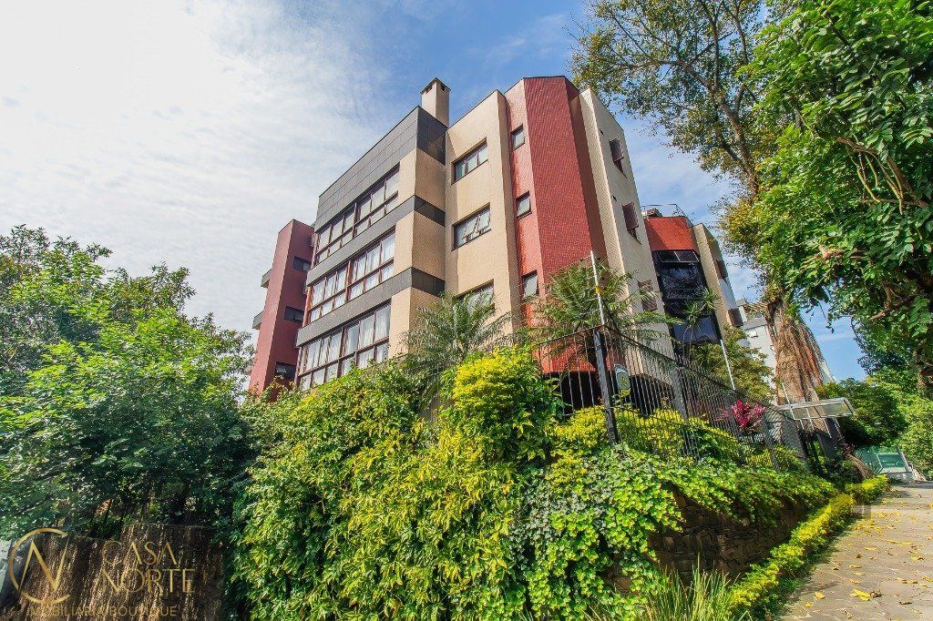 Cobertura à venda com 3 quartos, 431m², 1 suíte, 3 vagas, Rua Pedro Ivo no bairro Mont Serrat em Porto Alegre