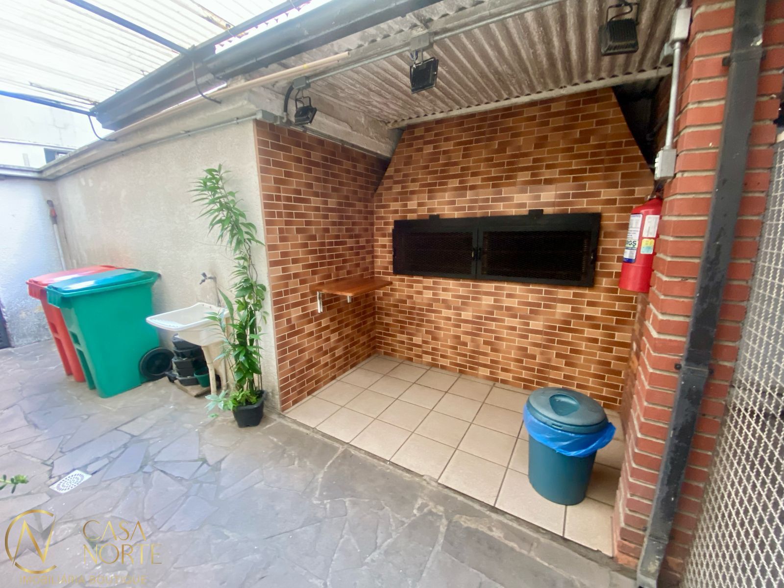 Apartamento à venda com 2 quartos, 67m², 1 vaga, Rua Gonçalves Dias no bairro Menino Deus em Porto Alegre