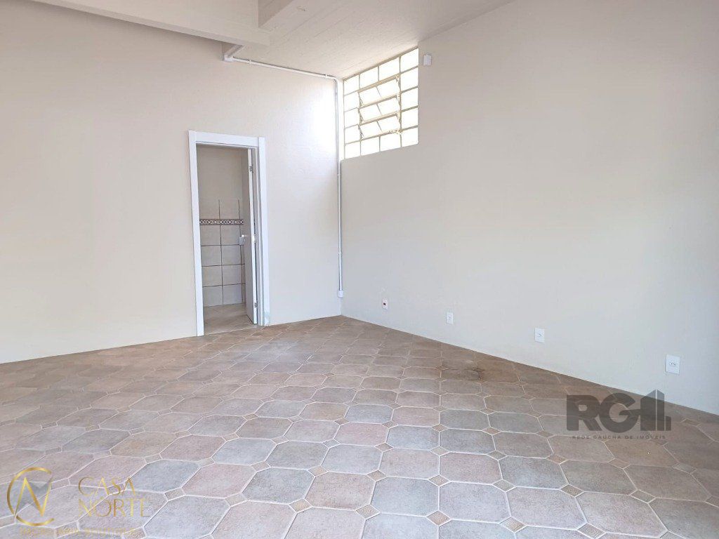 Sala Comercial à venda , 28m², Avenida Getúlio Vargas no bairro Menino Deus em Porto Alegre