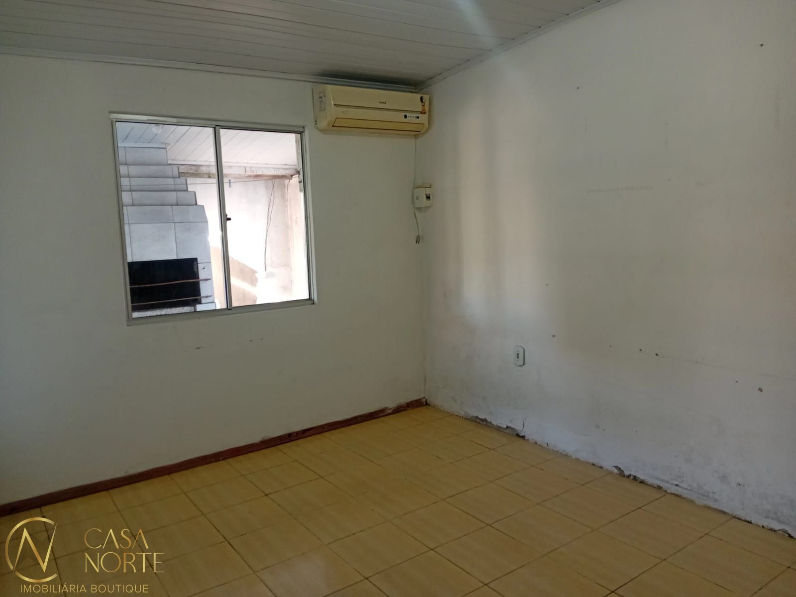 Casa à venda com 3 quartos, 310m², 4 vagas, Rua Humberto de Campos no bairro Partenon em Porto Alegre