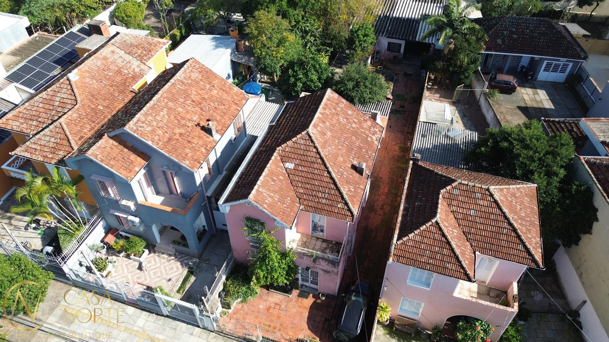 Casa à venda com 3 quartos, 109m², 3 vagas, Rua Doutor Oscar Bittencourt no bairro Menino Deus em Porto Alegre