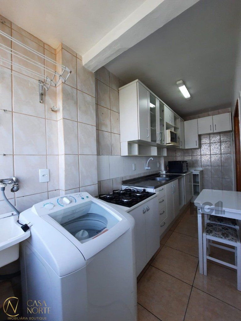 Apartamento à venda com 2 quartos, 56m², 1 vaga, Rua Moyses Antunes da Cunha no bairro Santo Antônio em Porto Alegre