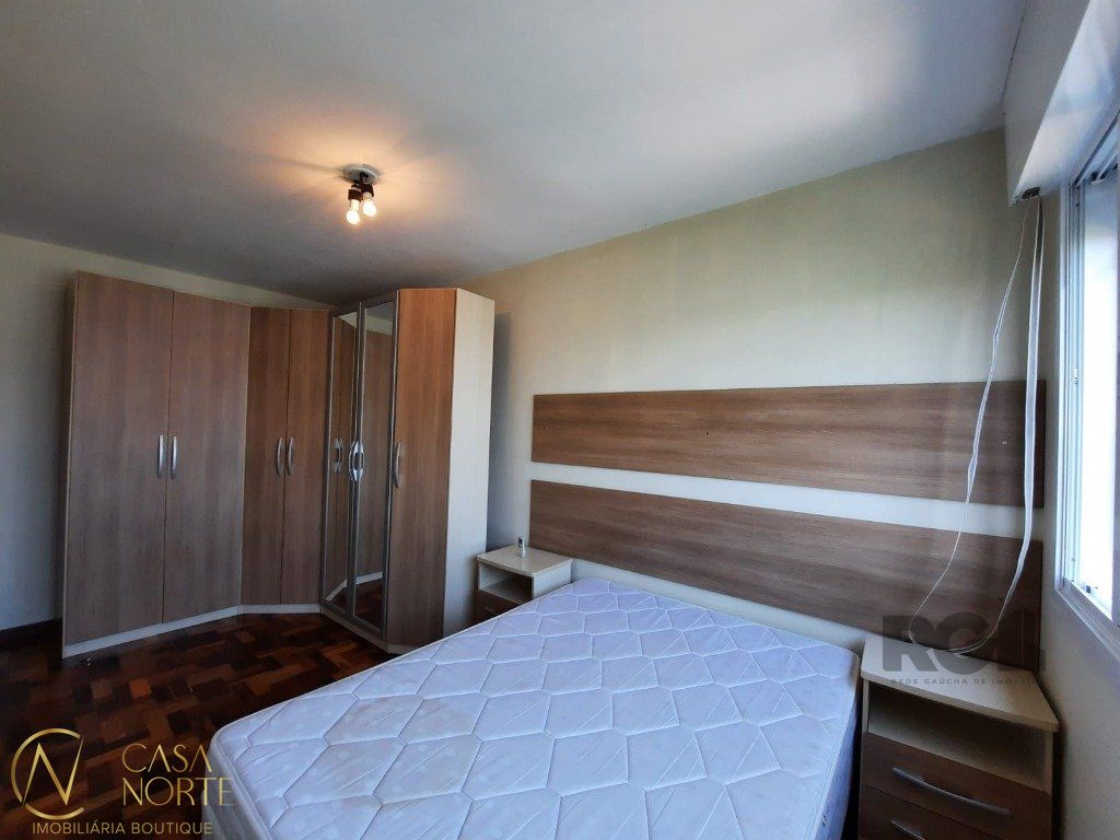 Apartamento à venda com 2 quartos, 56m², 1 vaga, Rua Moyses Antunes da Cunha no bairro Santo Antônio em Porto Alegre