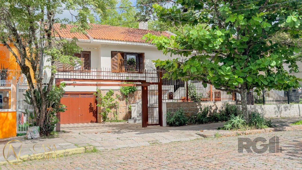 Casa à venda com 3 quartos, 344m², 1 suíte, 2 vagas, Rua Filadélfia no bairro São João em Porto Alegre